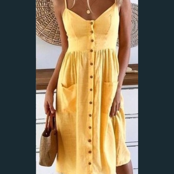 Dresses & Skirts - NWOT Yellow Button Up Front Dress w/ Pockets Retro